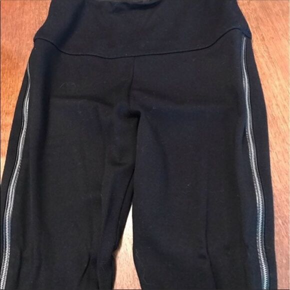 ✨ Lysse Black Side Zip Leggings✨ - Picture 9 of 10